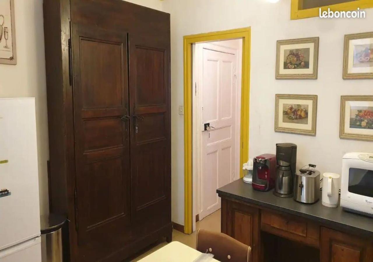 Grand Appartement De Charme Avec Parking Prive Florac Exteriör bild